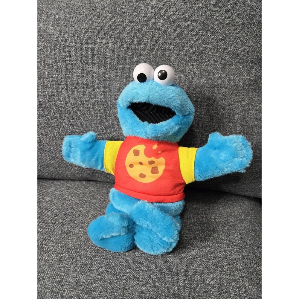 Sesame Street Cookie Monster Sing Along Plush Toy Interactive Flashing Light
